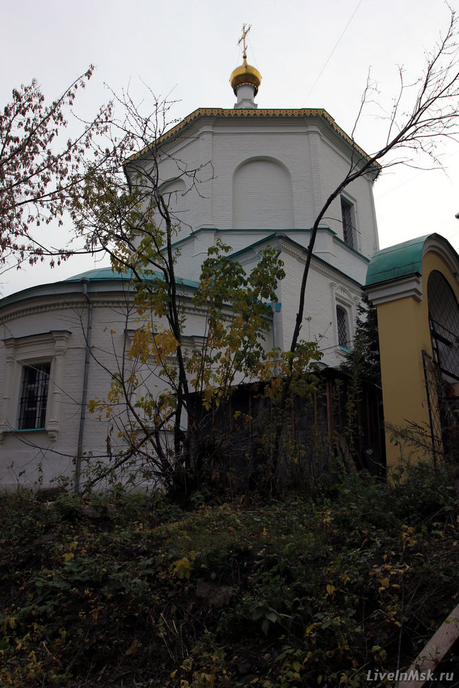 Церковь Благовещения Косьмы и Дамиана в Шубине