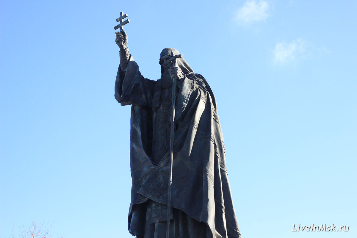 Памятник патриарху Ермогену, фото 2019 года