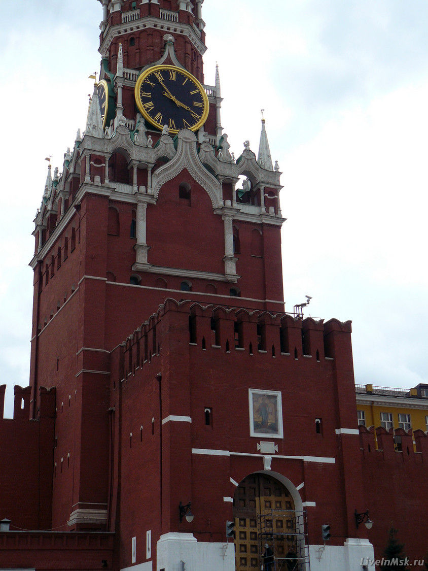 Спасская башня Московского Кремля, фото 2014 года