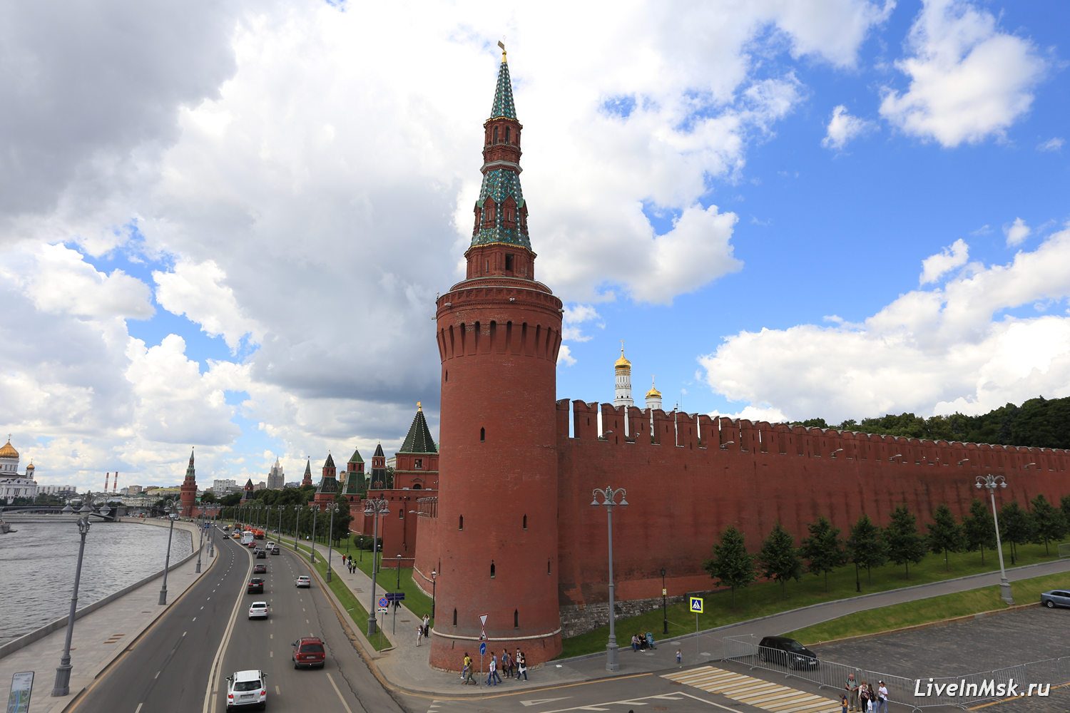 Беклемишевская (Москворецкая) башня Московского Кремля, фото 2017 года