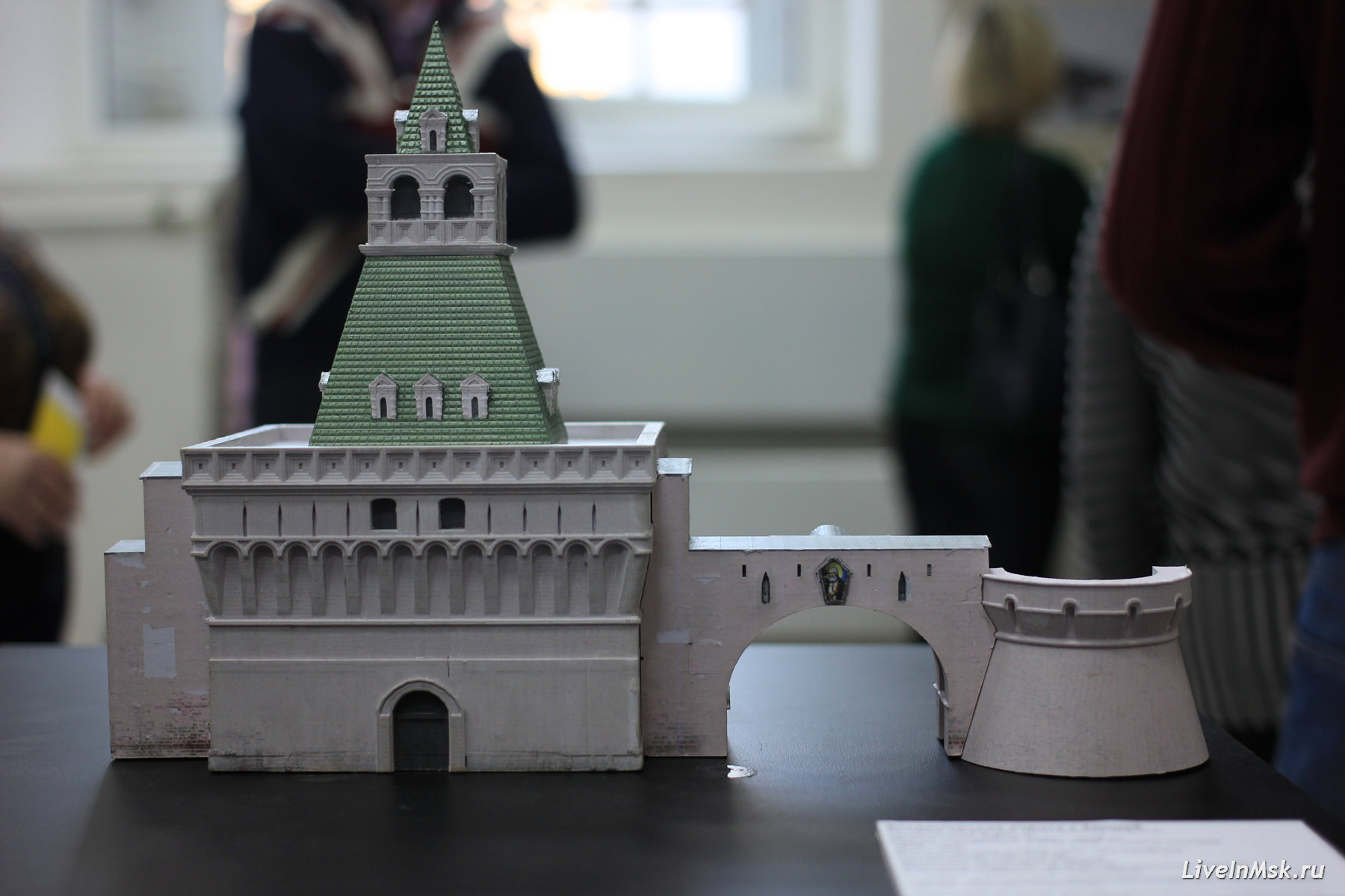 Макет Владимирских ворот с башней