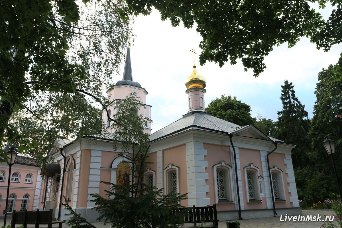 Покровская церковь в Покровском-Стрешнево, фото 2015 года