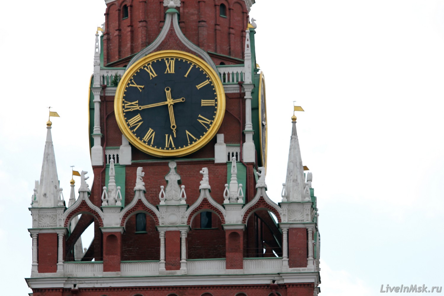 Часы на Спасской башне, фото 2015 года