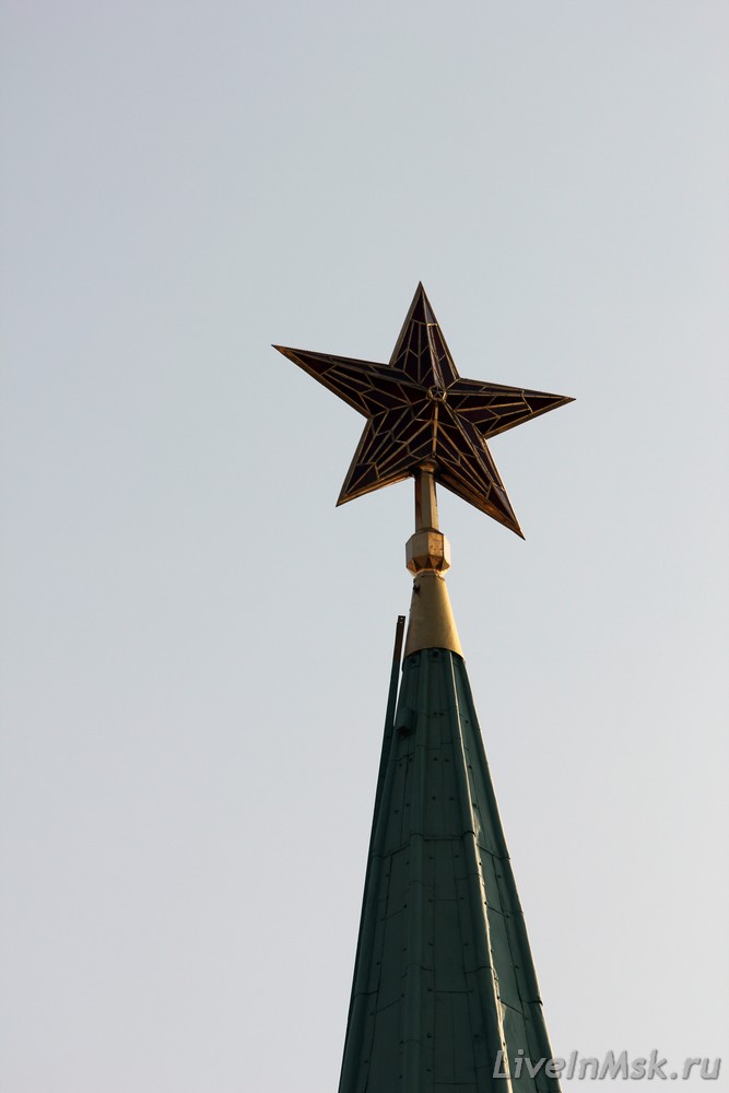 Звезда на Никольской башне Московского Кремля