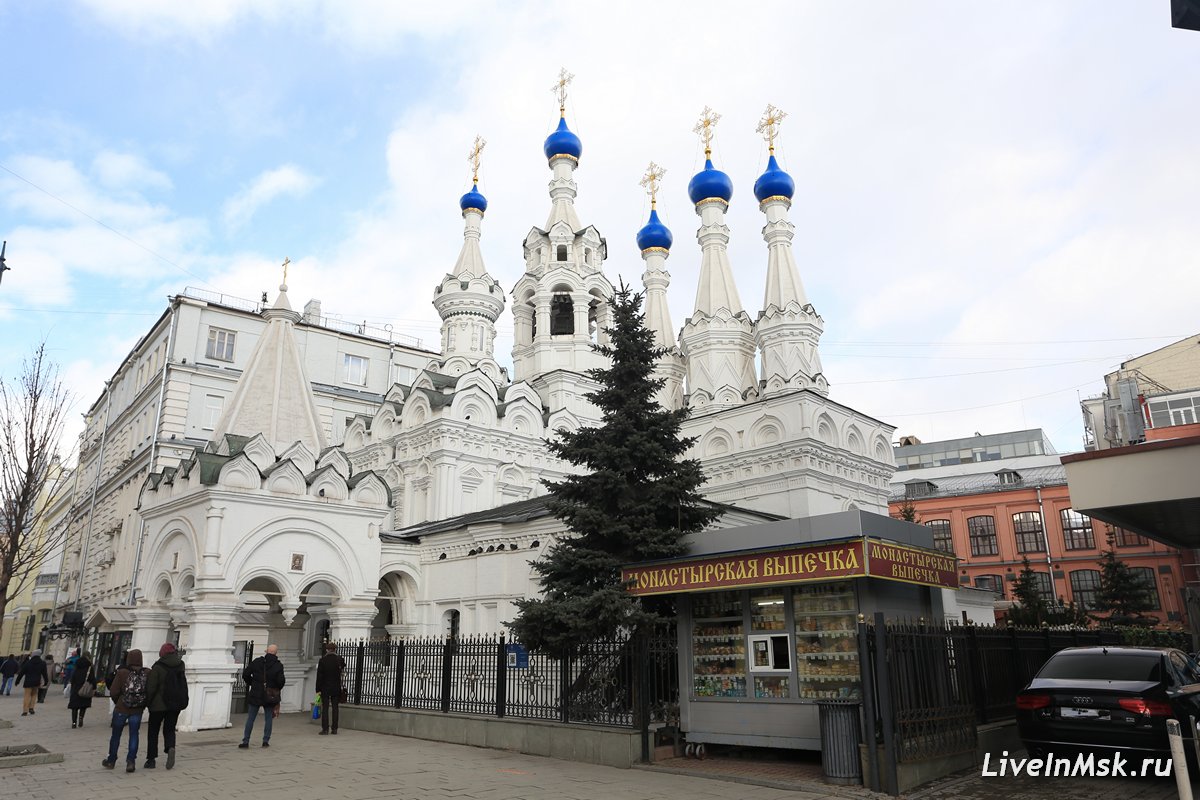 Церковь Рождества Богородицы в Путинках фото 2019 года
