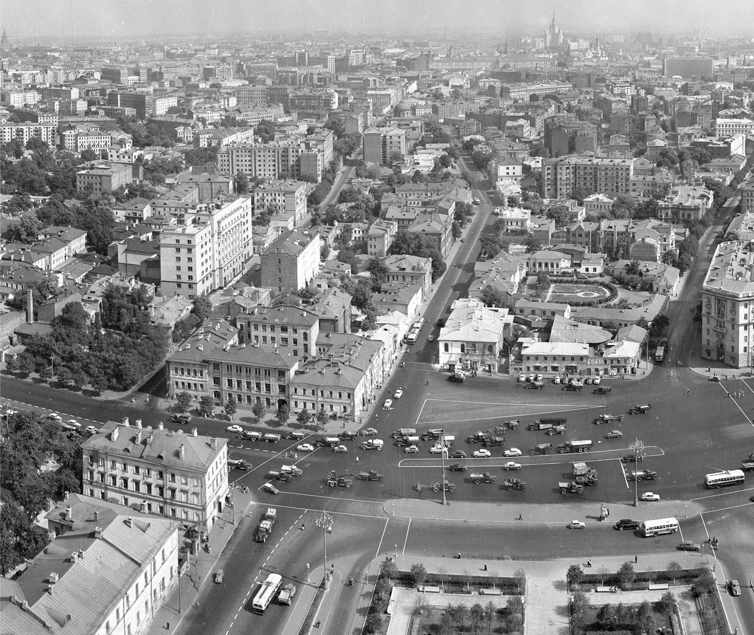 Вид из высотки на Кудринской площади