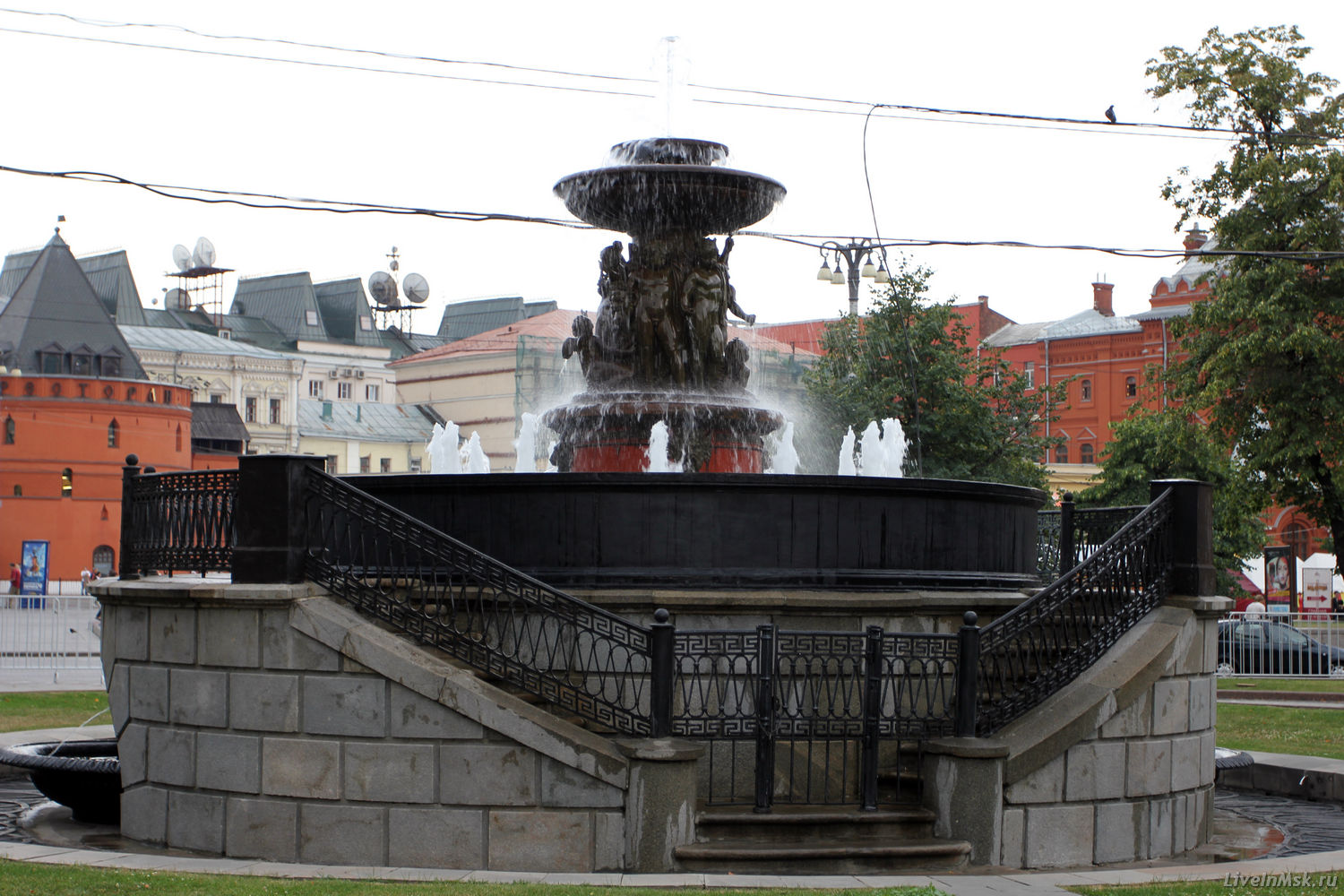 Водоразборный фонтан скульптора И.П. Витали, фото 2014 года