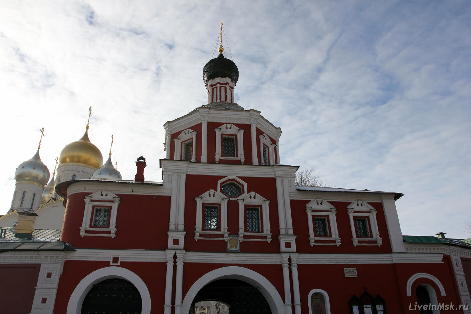 Надвратная церковь Зачатьевского монастыря