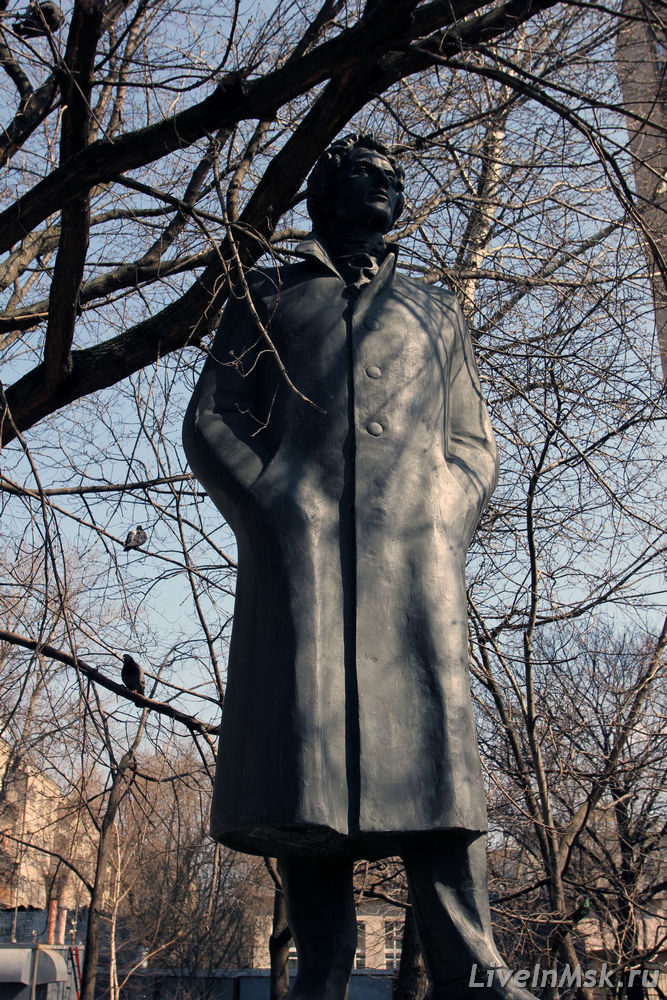 Памятник Александру Блоку, фото 2015 года