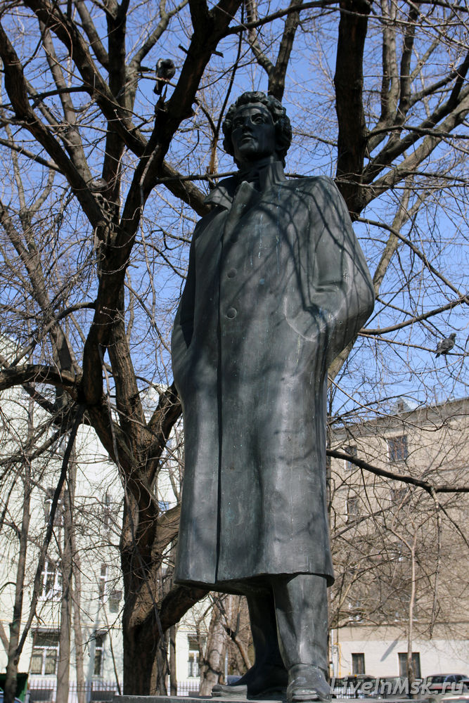 Памятник Александру Блоку, фото 2015 года