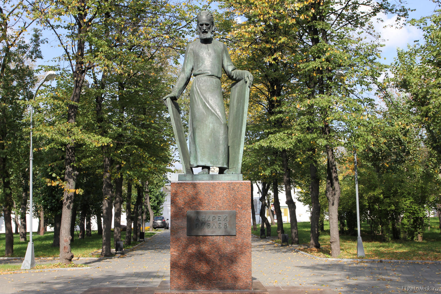 Памятник Андрею Рублеву, фото 2015 года