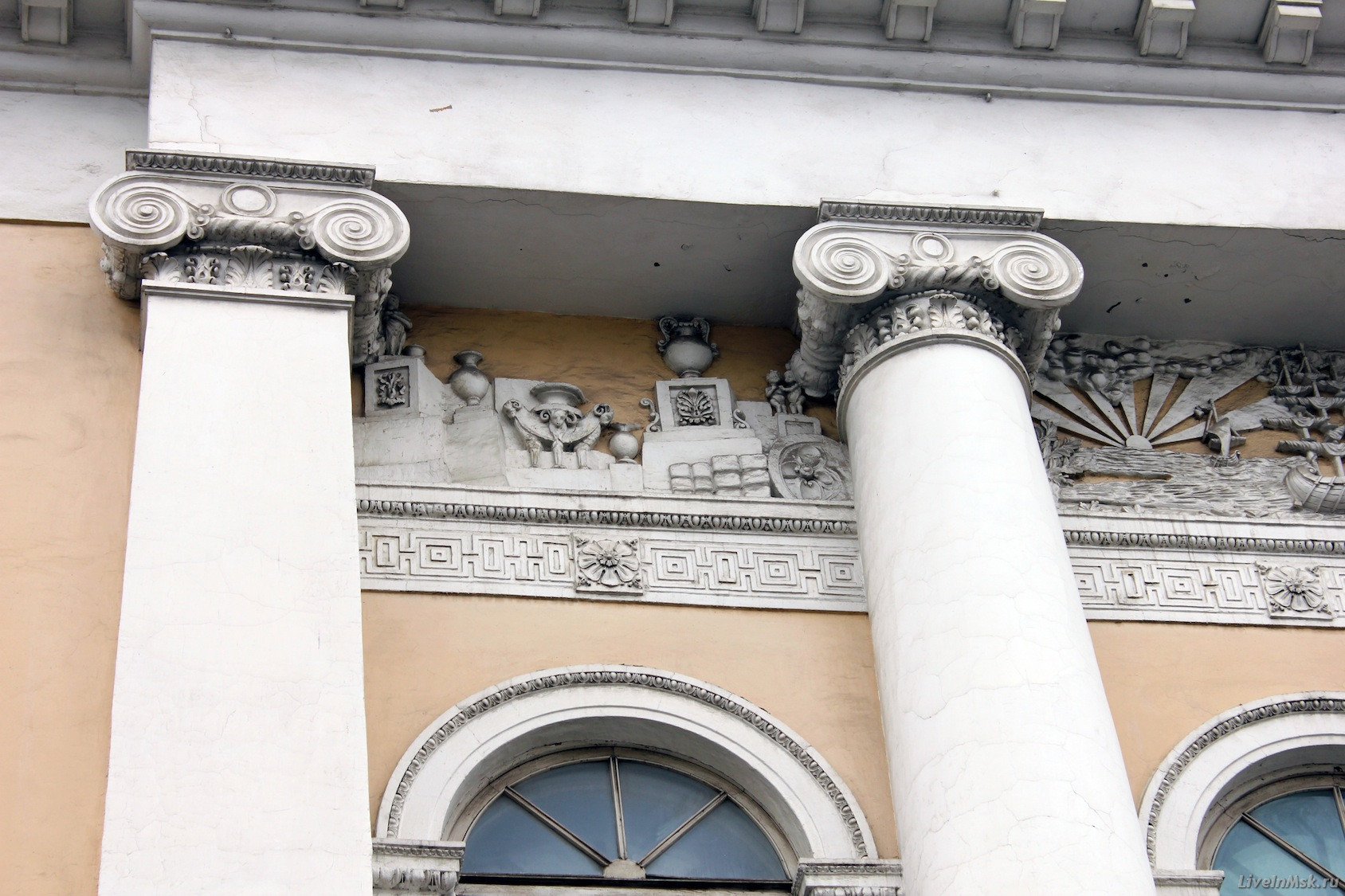Фрагмент здания Нового Гостиного двора