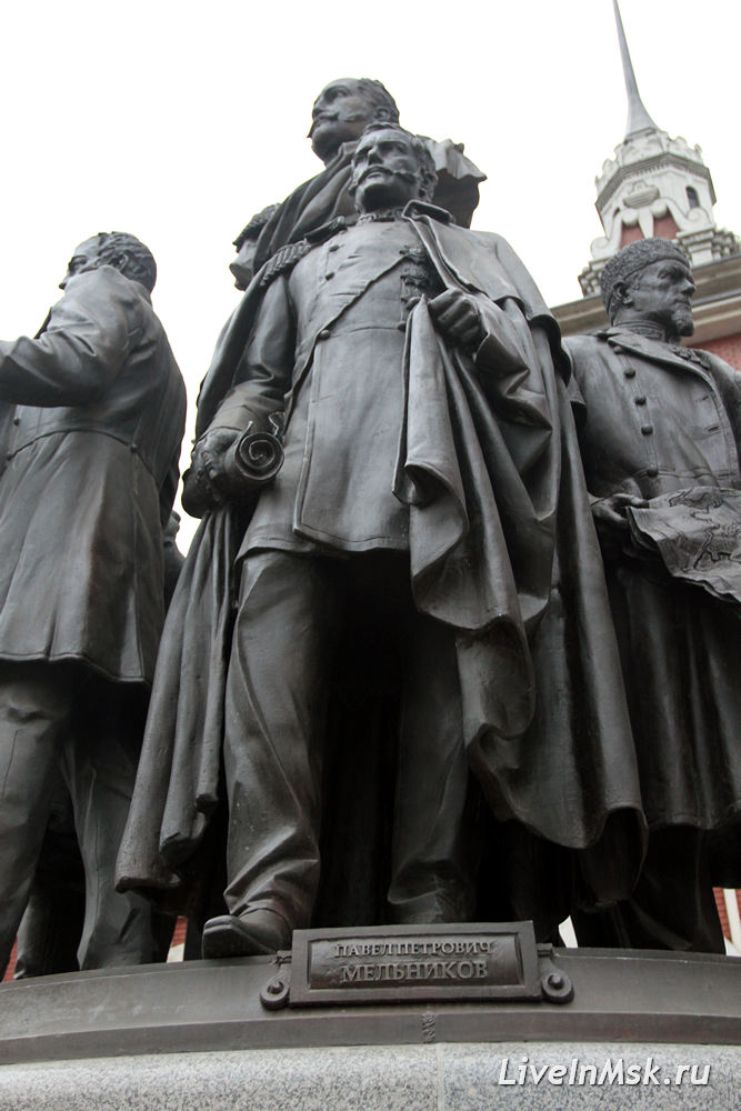 Памятник создателям российских железных дорог