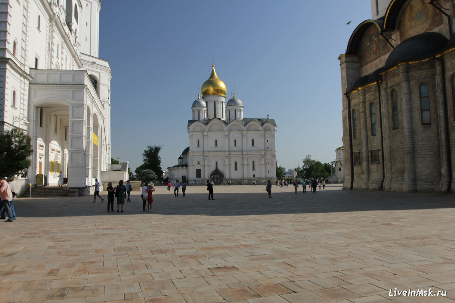 Соборная площадь Московского Кремля, фото 2016 года