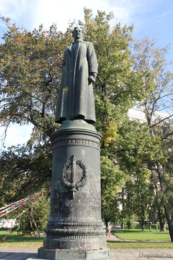 Памятник Дзержинскому в Музеоне