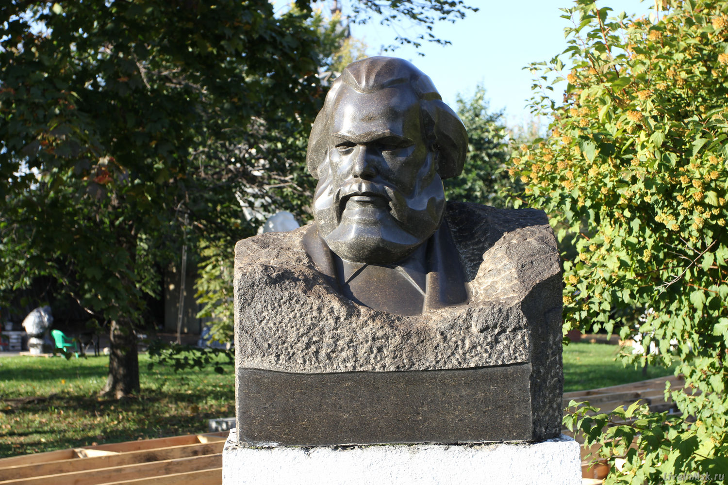 Памятник Марксу, Сергей Меркуров