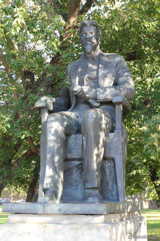Памятник Калинину, Борис Дюжев