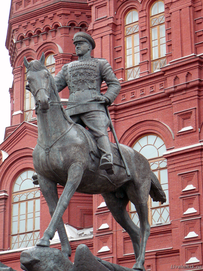 Памятник Георгию Жукову, фото 2014 года