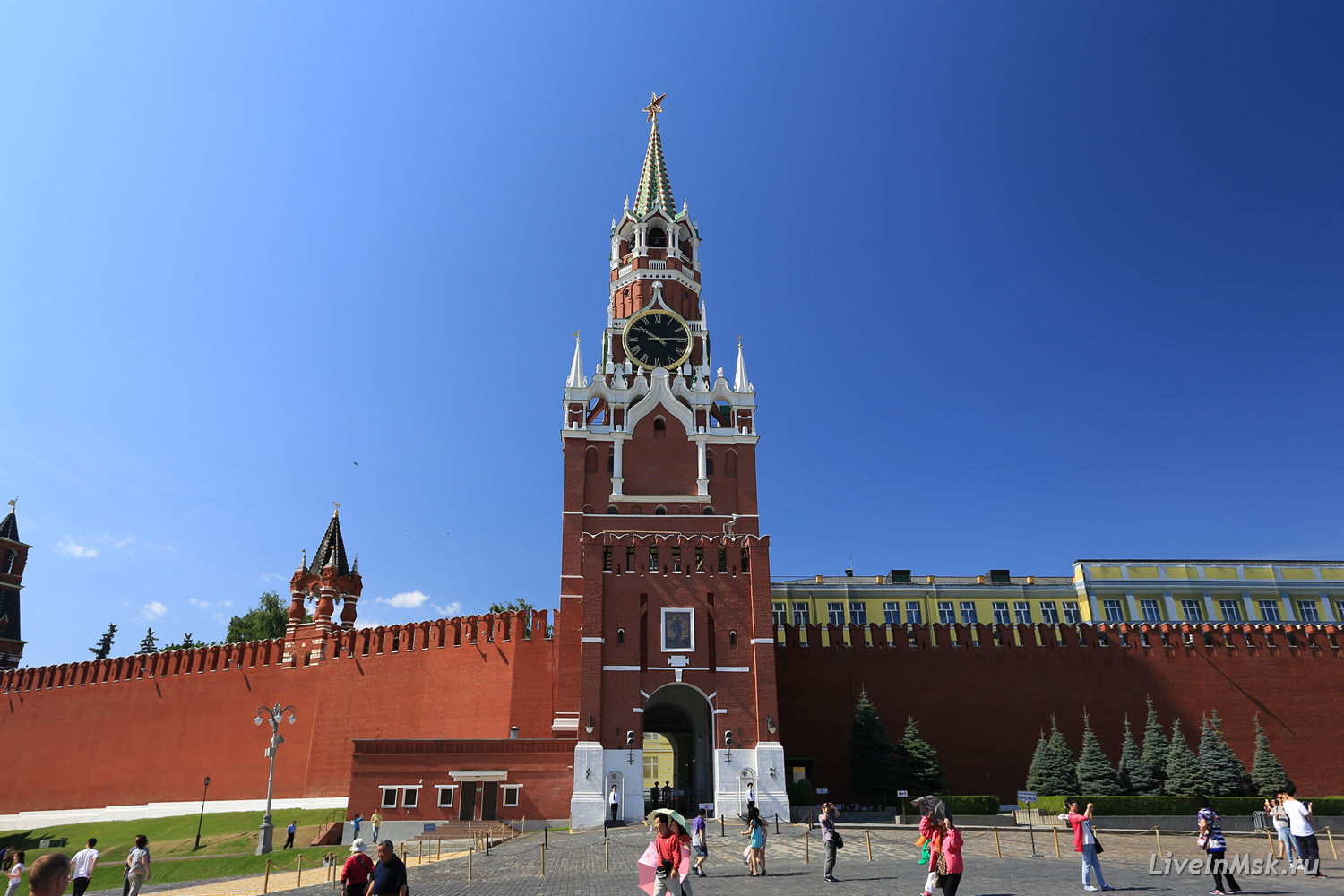 Спасская башня Московского Кремля, фото 2015 года