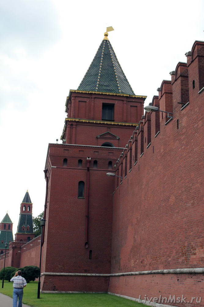 Петровская башня Московского Кремля, фото 2015 года