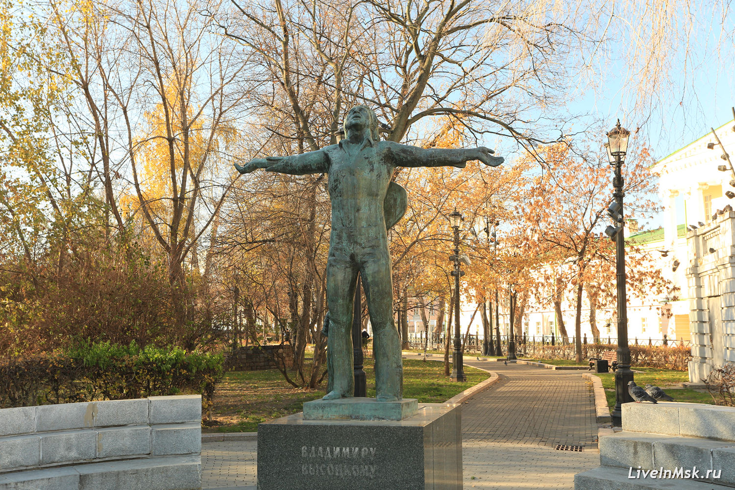 Памятник Высоцкому, фото 2018 года