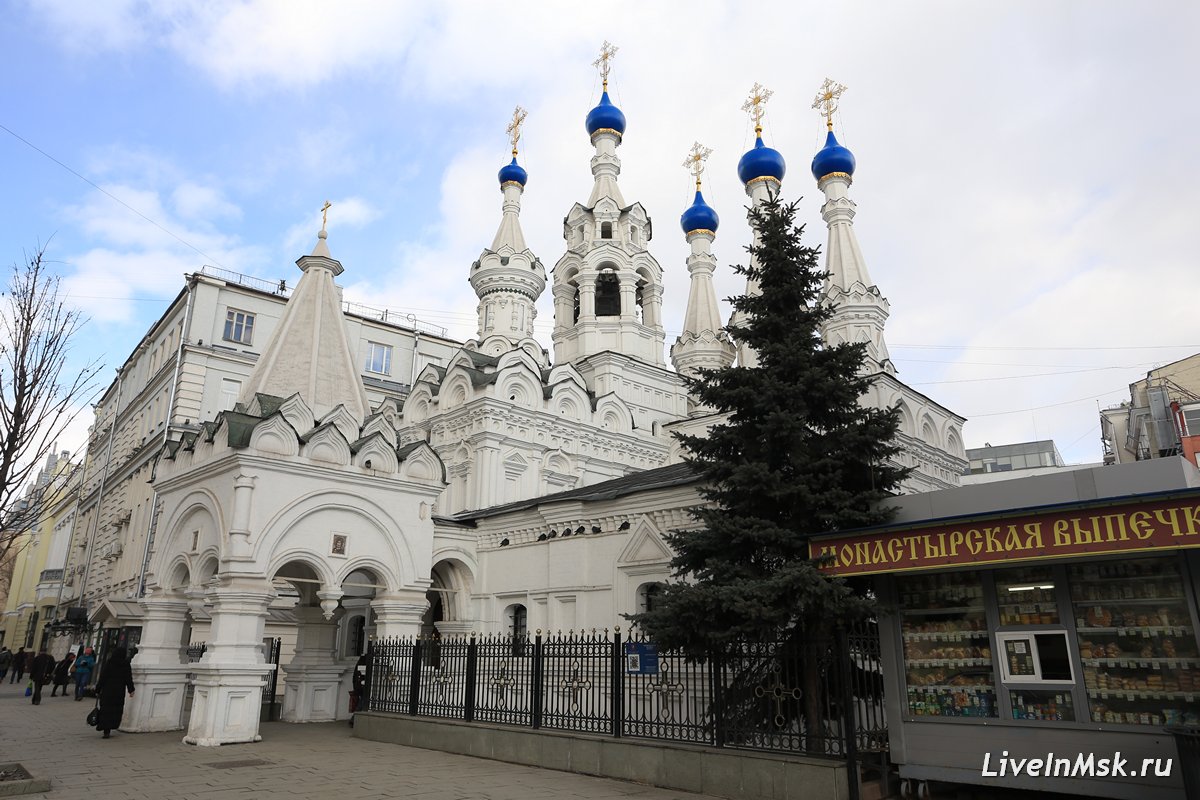 Церковь Рождества Богородицы в Путинках фото 2019 года