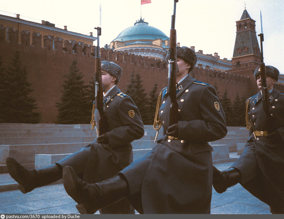 Смена караула у мавзолея В.И.Ленина в 1990 году