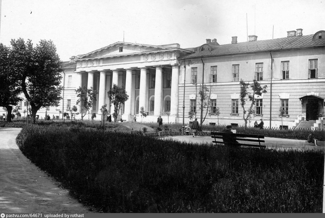 Вдовий дом на Кудринской площади