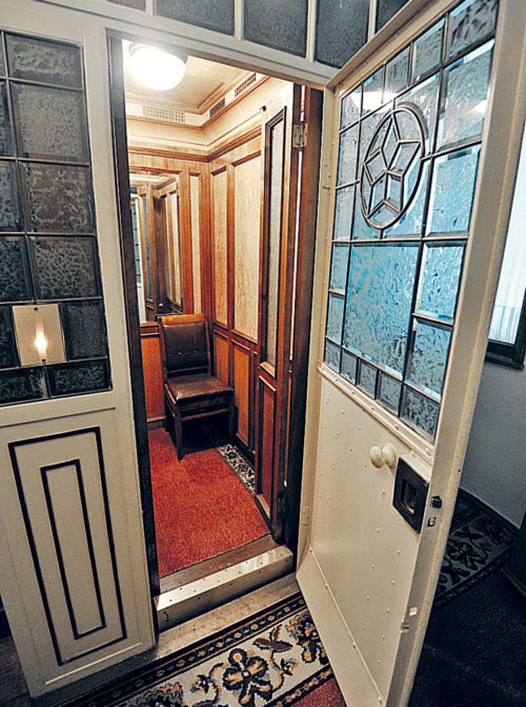 Лифт на ближней даче Сталина, фото kp.ru