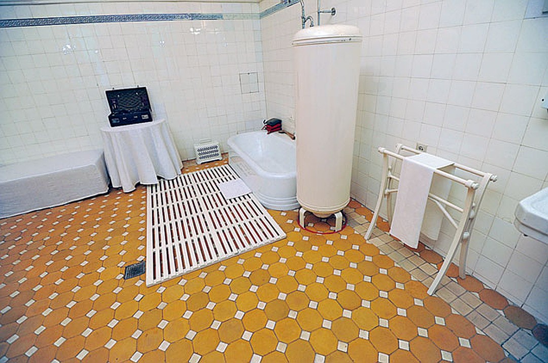 Ванная комната на ближней даче Сталина, фото kp.ru